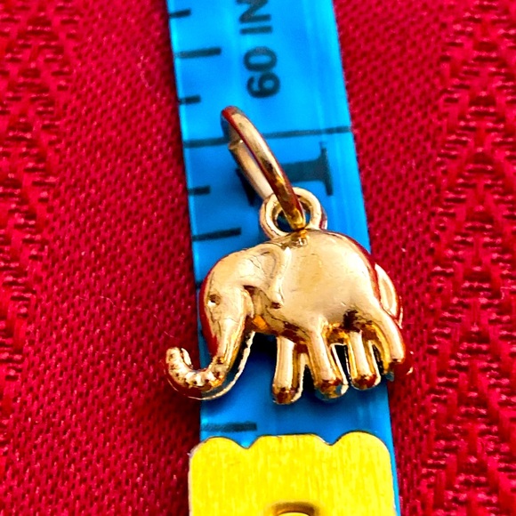 5/$10❤️❤️❤️NEW Rose Gold Toned Alloy Trunks Up Elephant Charm Pendant - Picture 2 of 2